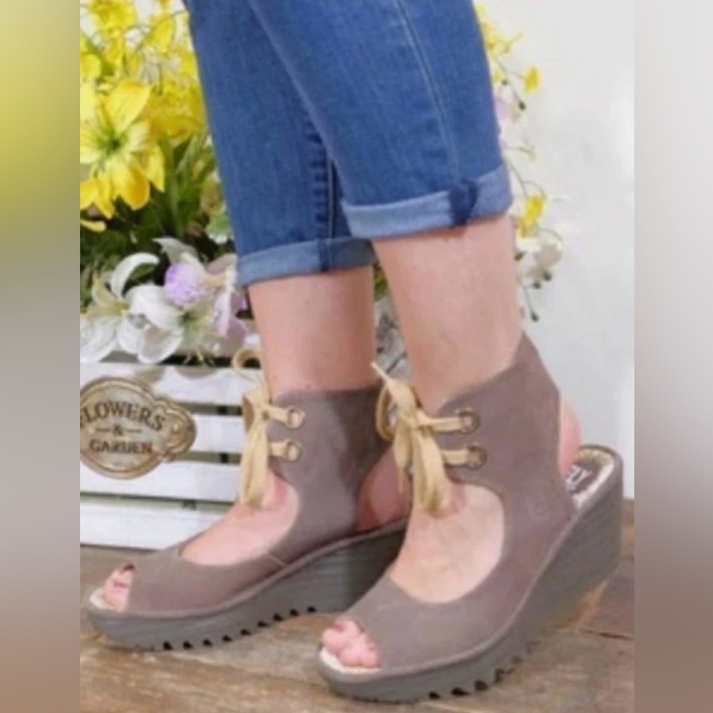 Fly London Yaffa Women’s Tan Suede Wedge Lace Up Peep Toe Shoes Sz 39 US 8-8.5